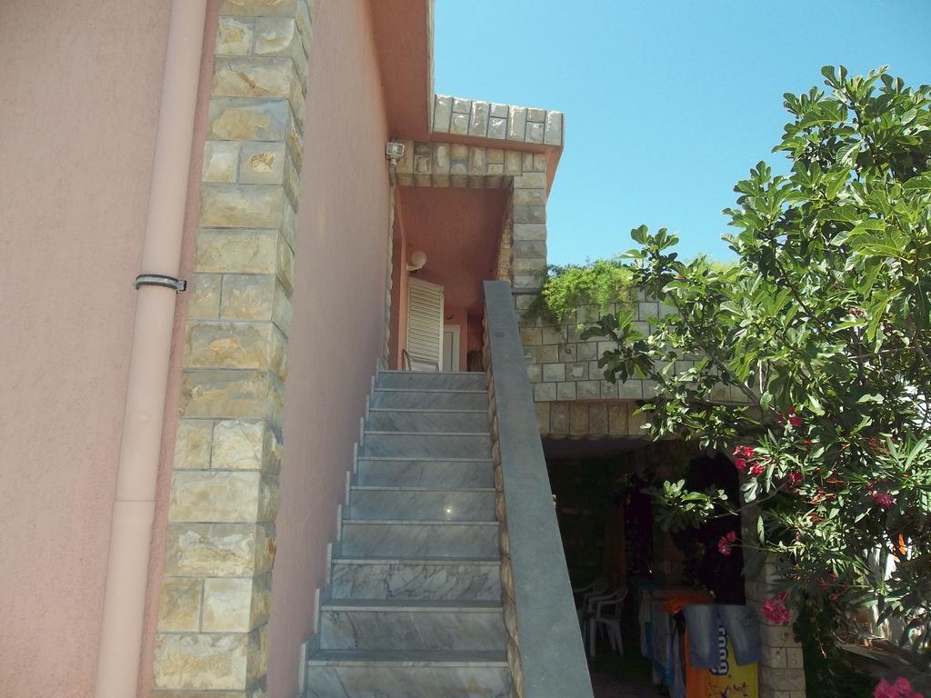 Apartmani Mira Vir Exterior photo