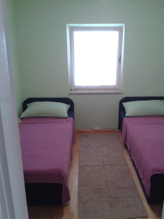 Apartmani Mira Vir Exterior photo
